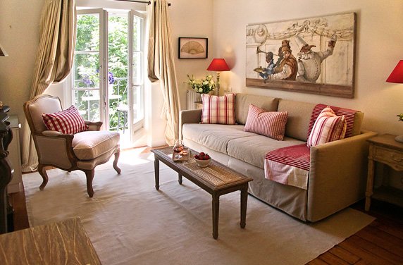 3-paris-living-room-red-checked-cushions 3-paris-living-room-red-checked-cushions