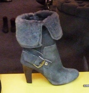 a-gray-calf-boot-with-fur-lining-paris-fashion1