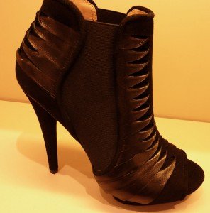 a-paris-shopping-open-toed-black-leather-boots-with-4-inch-heels