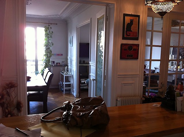 Paris dining room apartment rental