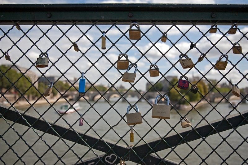 Pont_des_Arts-locks_small