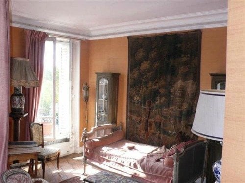 Paris Apartment Living Room to Remodel2