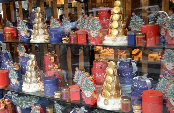 Christmas Windows at Ladurée in Paris