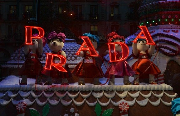 Printemps Christmas Windows Prada Bears with Sign