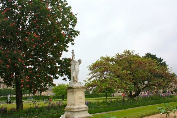 Jardin des Tuileries Statue Paris Spring