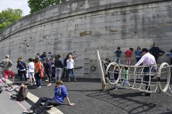 Les Berges de Seine Rock wall for Children Paris