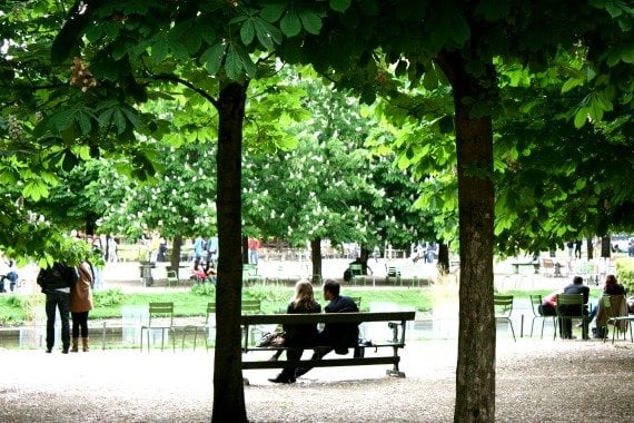 Relax Jardin des Tuileries Romantic Paris