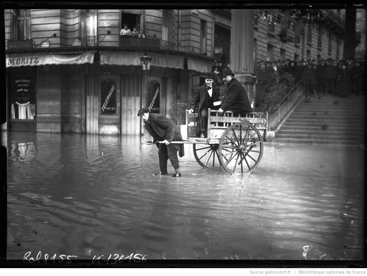 Flooding of the Seine in Paris, 1910 vs. 2016