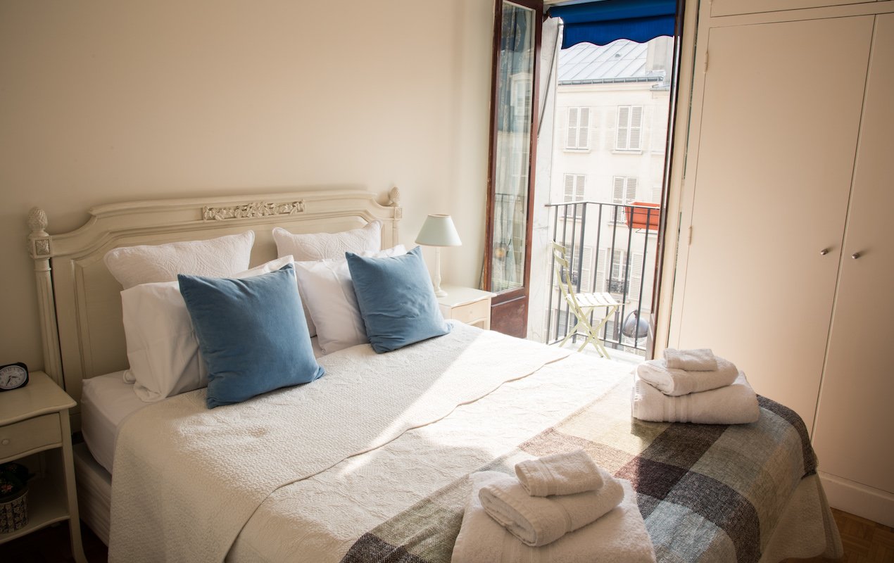 the best of both worlds at the cassis: home comfort + big city the best of both worlds at the cassis: home comfort + big city