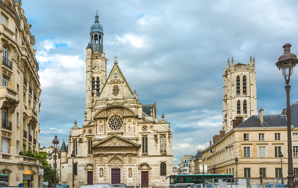 Guide to the 63 Bus in Paris - Amazing for Sight-seeing!