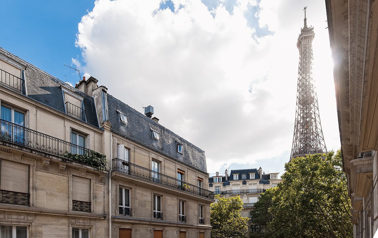 Stunning Eiffel Tower View from the Montagny Apartment