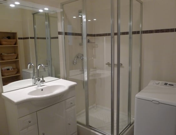 Paris Vacation Rental Bathroom