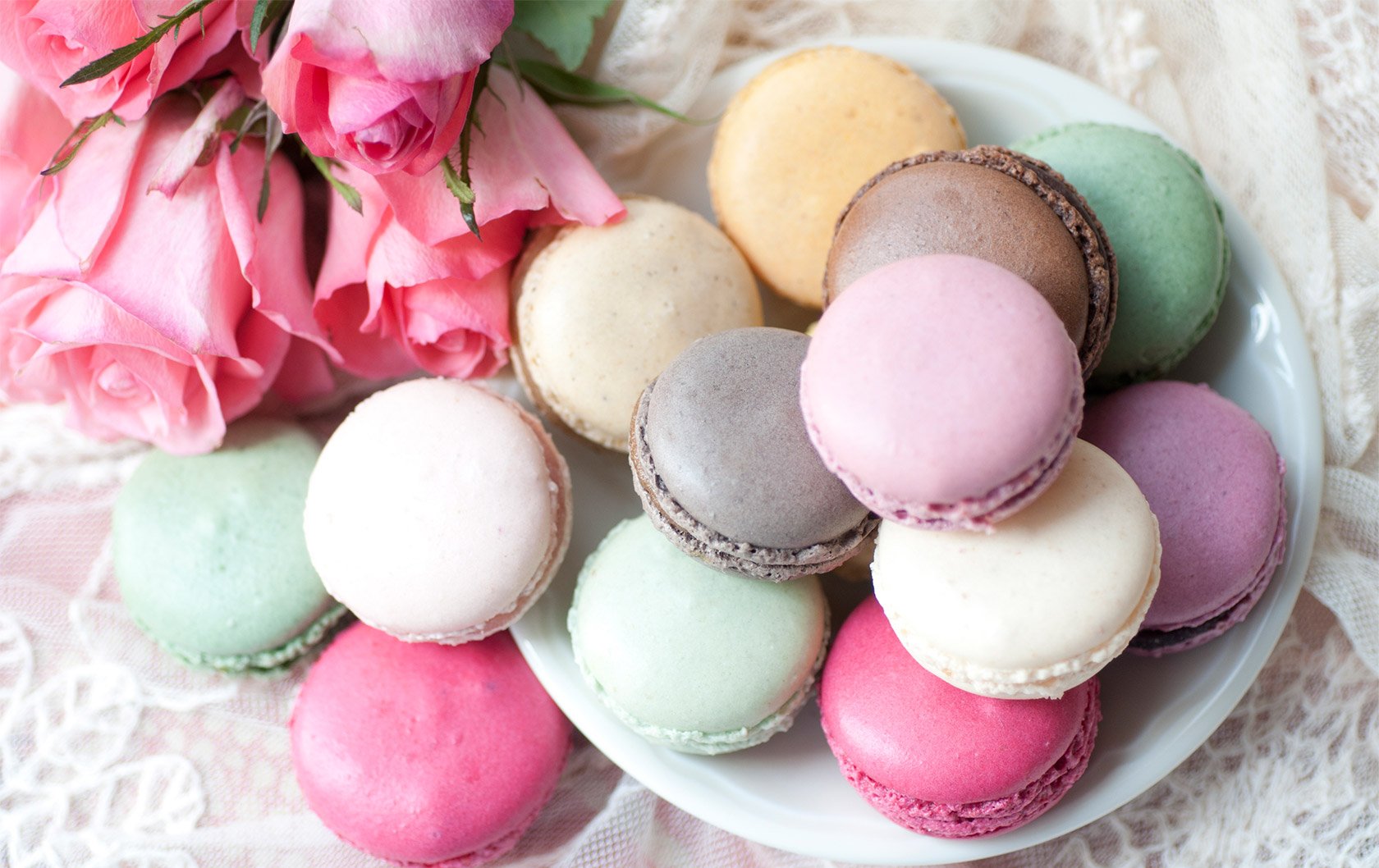 macarons-plate-roses