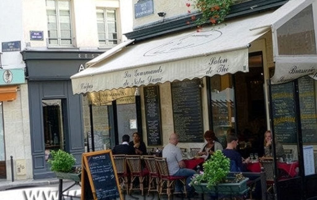 A charming Parisian café just around the corner from our new Alicante vacation rental in the Latin Quarter!
