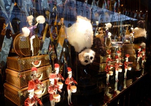 vuitton christmas window displays