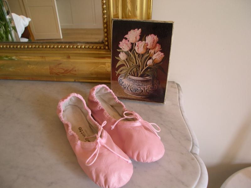 sm 10 found old ballet slippers at flea market