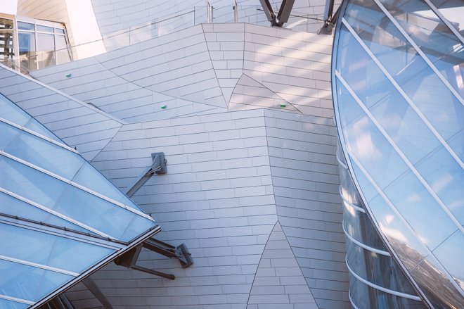 A REVIEW OF FONDATION LOUIS VUITTON BY FRANK GEHRY 