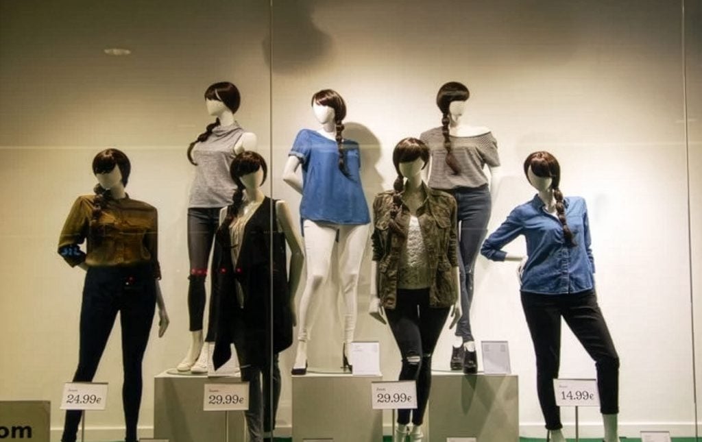 Here are the Best Clothing Shops in Paris for Curvy Women!