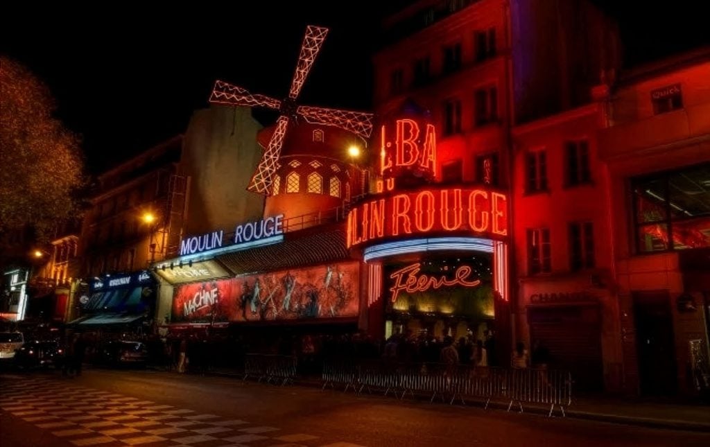 Moulin rouge windmills cancan paris