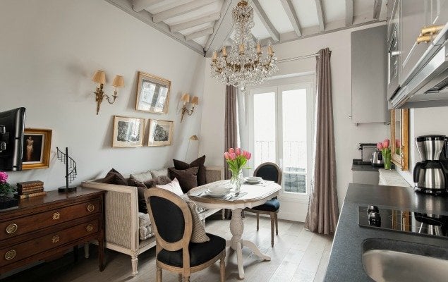 Cremant de Bourgogne Paris Studio