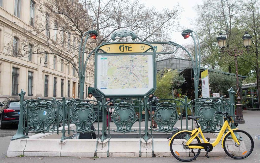 public transport paris tourist