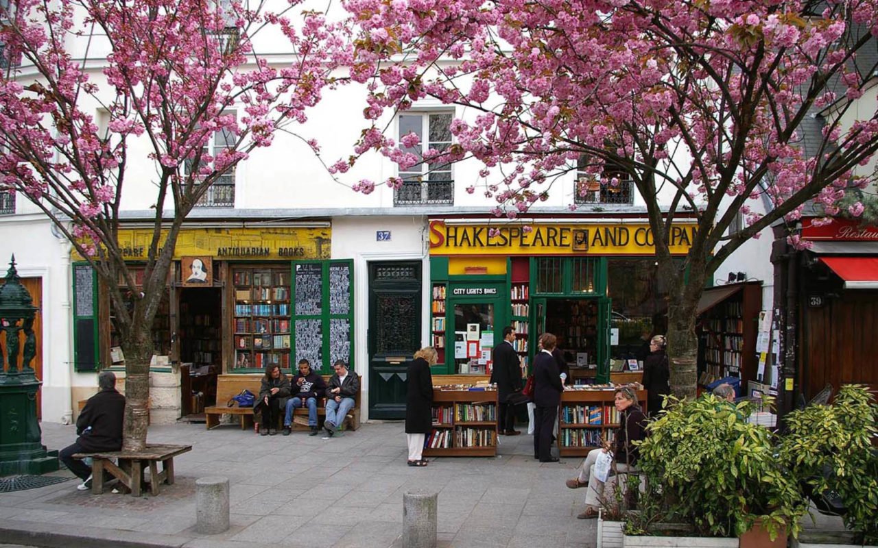 Shakespeare and Company bookshop Paris