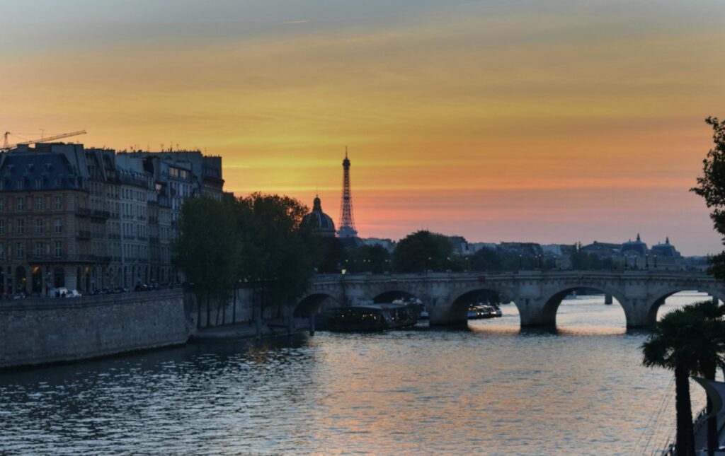 5 Reasons to Go to Paris