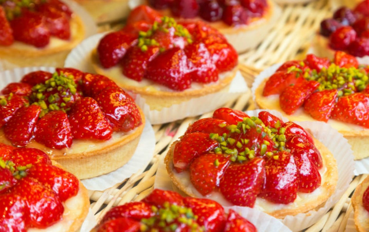 strawberry pastries food in paris