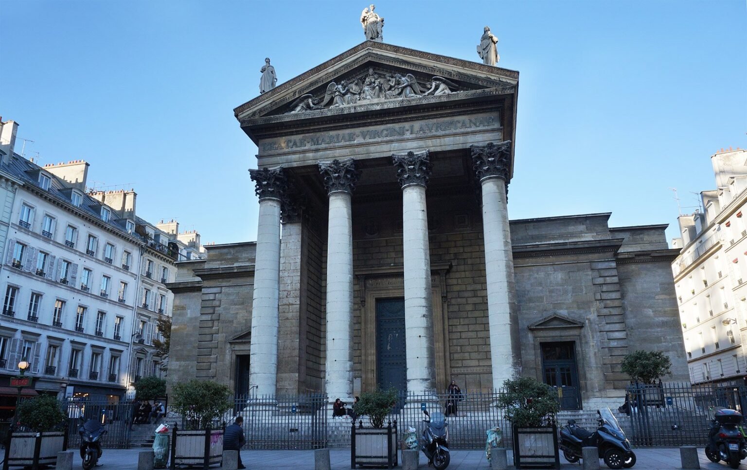 Why Rue Des Martyrs Is The Perfect Paris Street Paris Perfect Why Rue Des Martyrs Is The Perfect Paris Street Paris Perfect