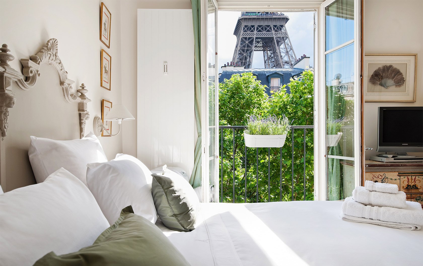 Apartment with Eiffel Tower Views