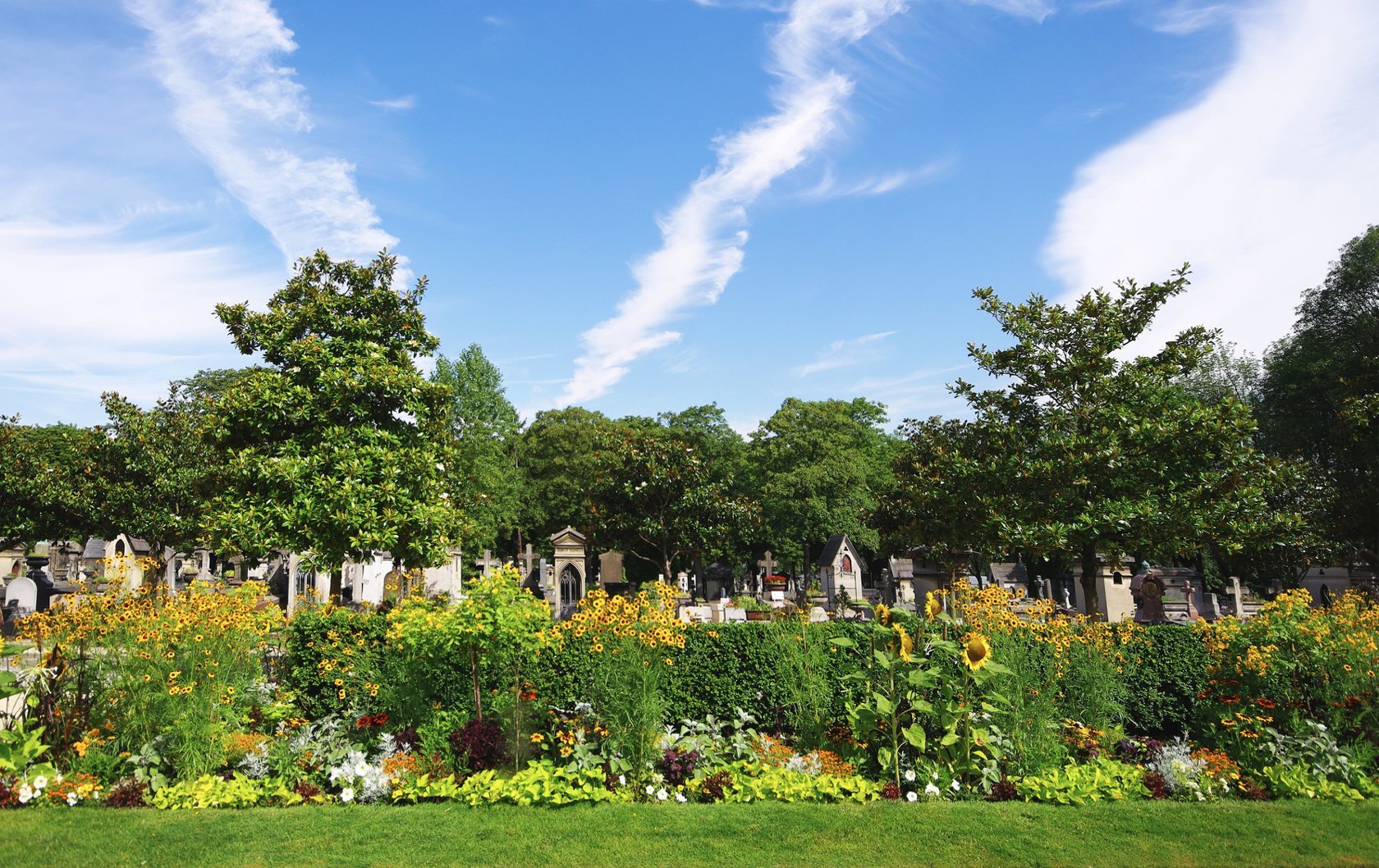 A Guide To Père-Lachaise Cemetery