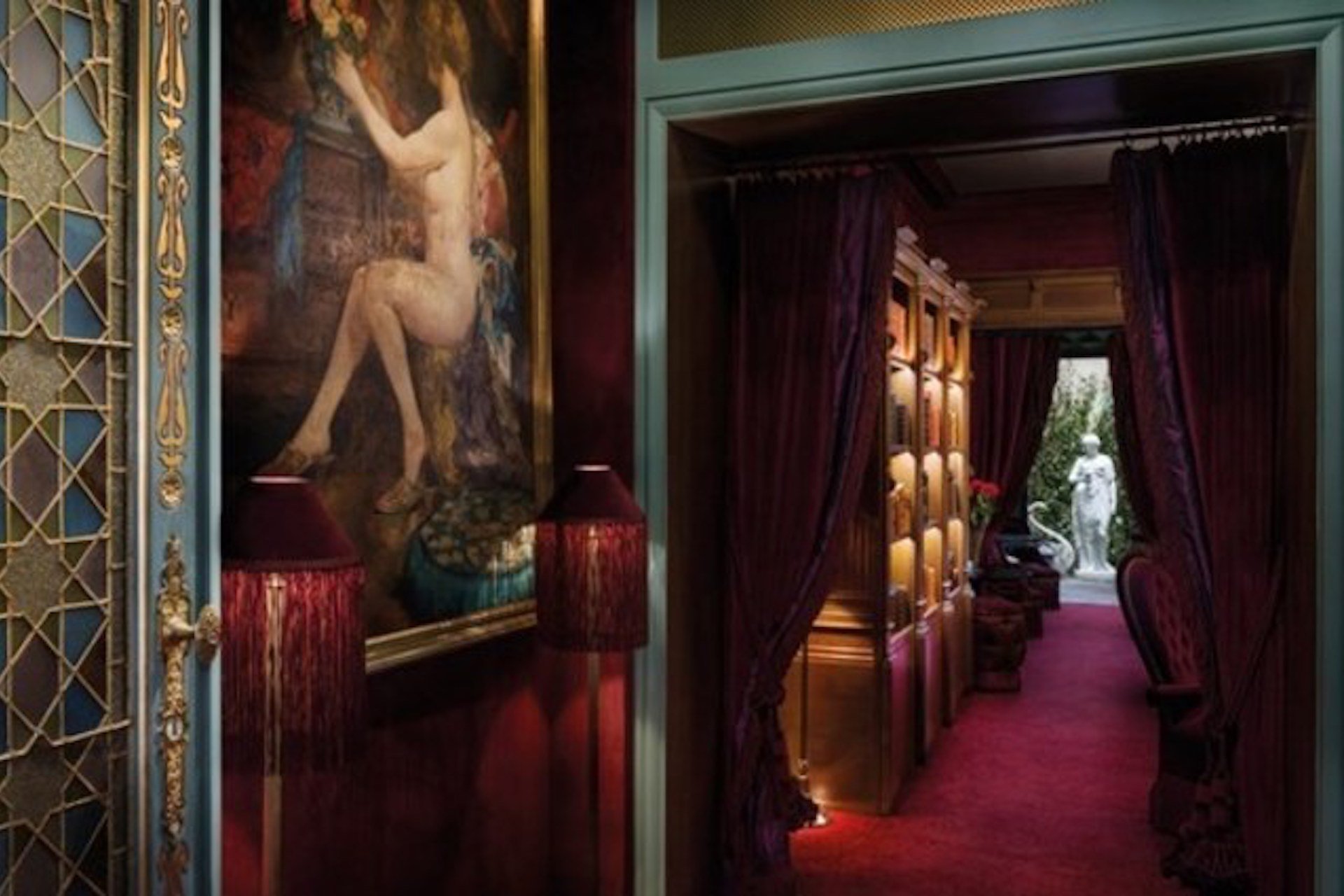 Scandalous Boudoirs and Courtesans: A Unique Paris Tour by Paris Perfect