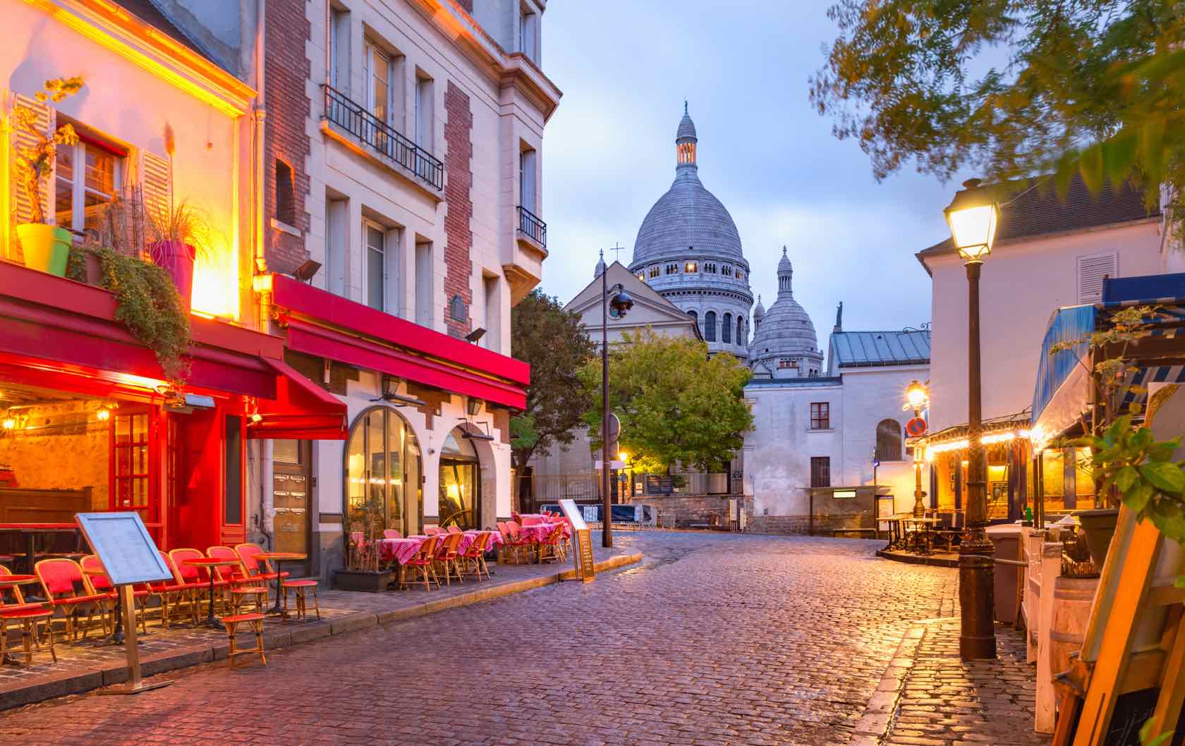 Place du Tertre beautiful squares in Paris