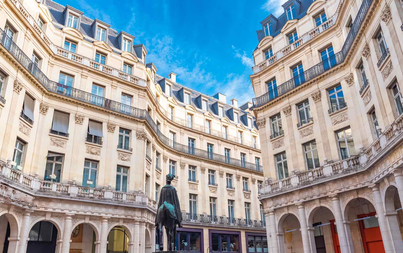 Place Édouard VII beautiful squares in Paris