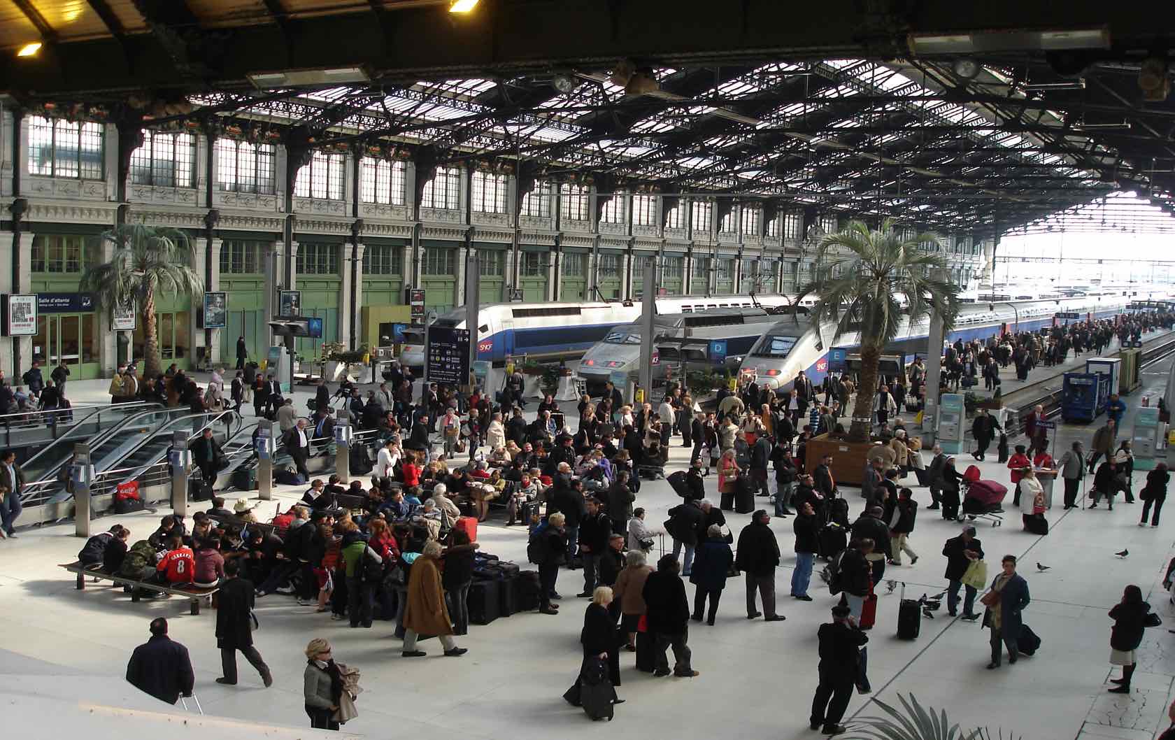 Our Guide to the Grand Train Stations in Paris
