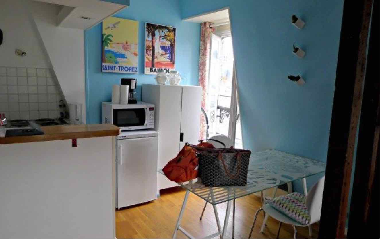 Pre-renovated Cremant Apartment Paris Perfect