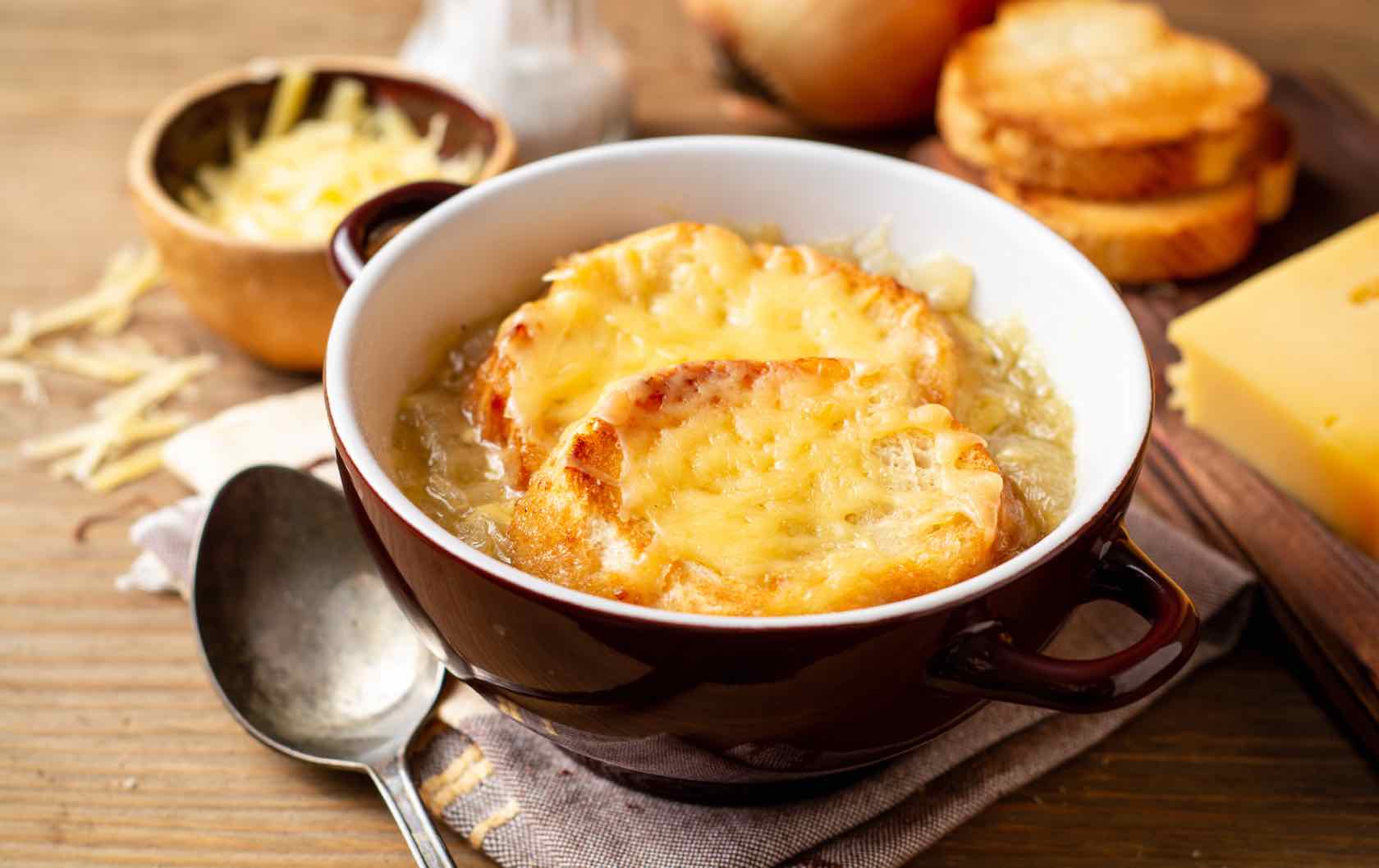 Classic Savory French Dishes Soupe à l’Oignon