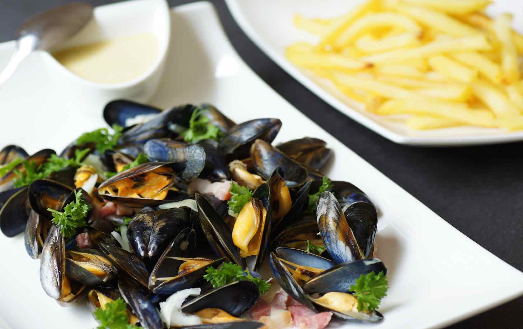 Classic Savory French Dishes Moules Marinières