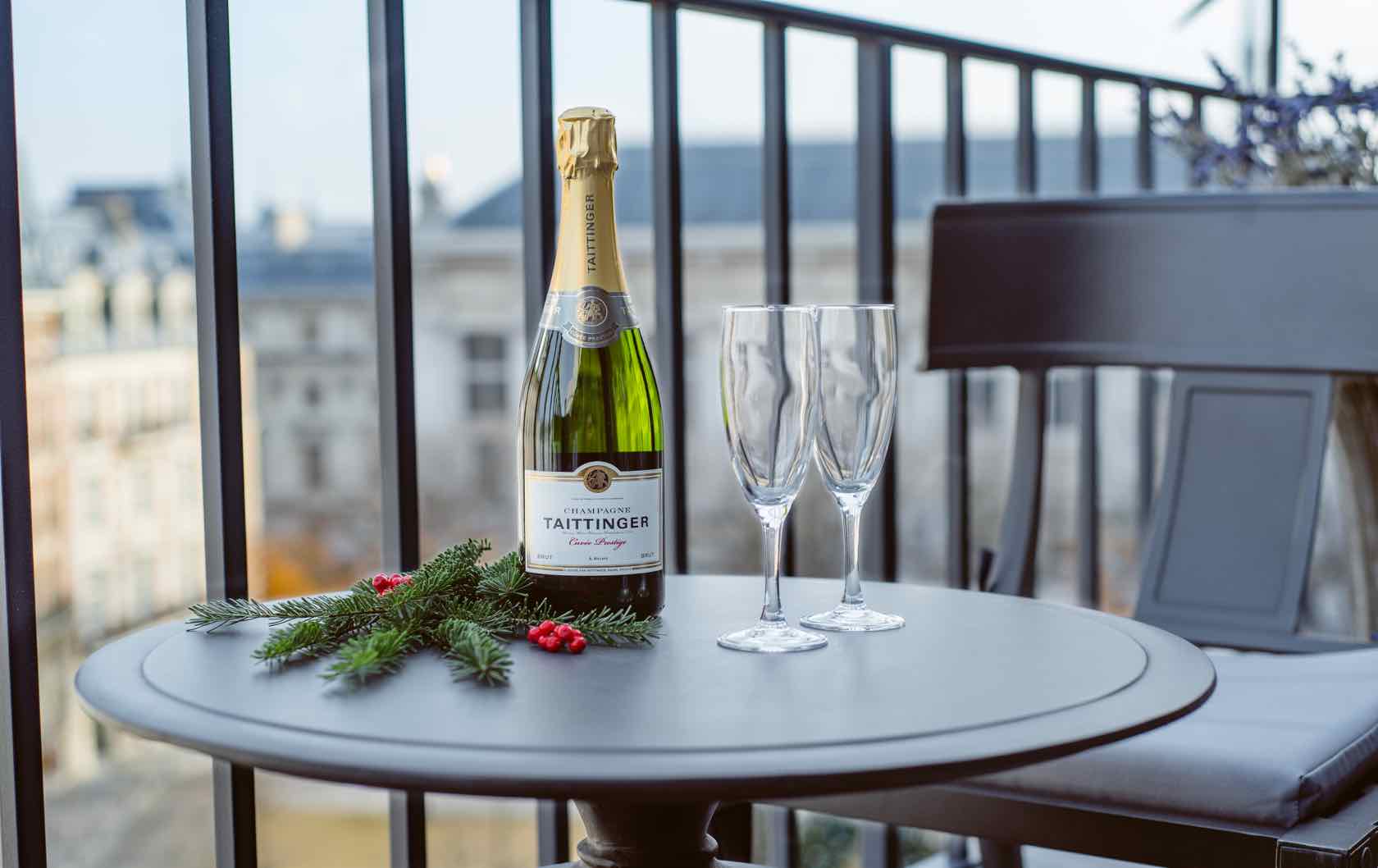 Francophile Gifts champagne at Place Dauphine