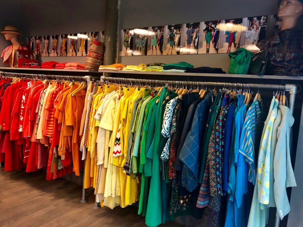 stille Dokument Juice Vintage Shopping in Paris: Some of the Best Spots in the Fashion Capital -  Paris Perfect