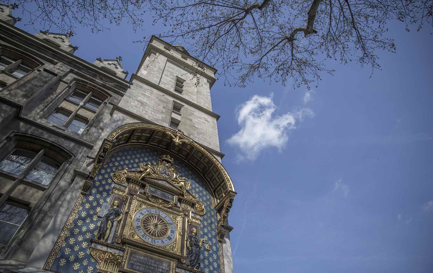 Offbeat Things to See in Paris Conciergerie Clock