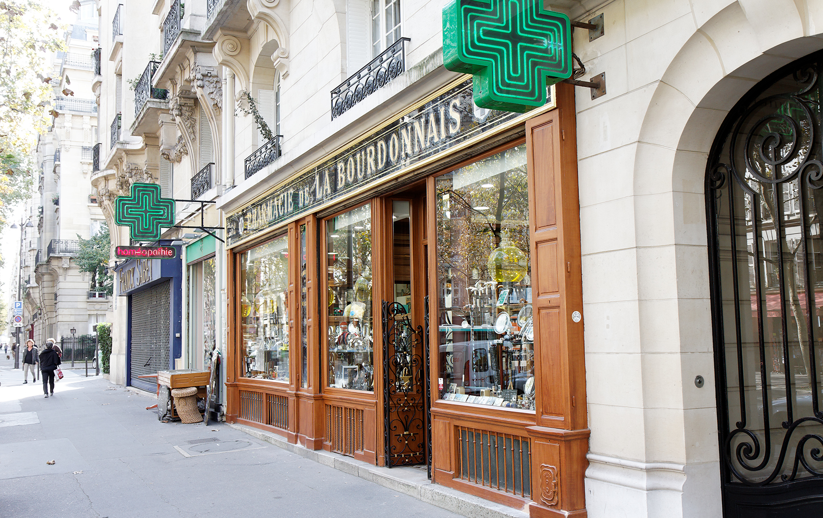 Pharmacy avenue de La Bourdonnais