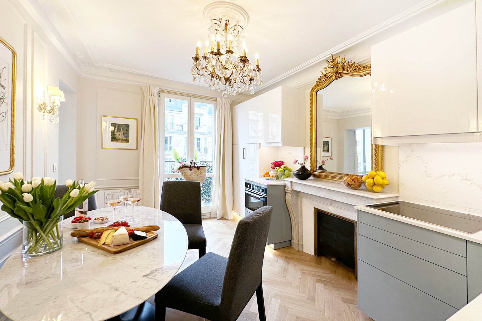 Paris apartment for sale with modern kitchen