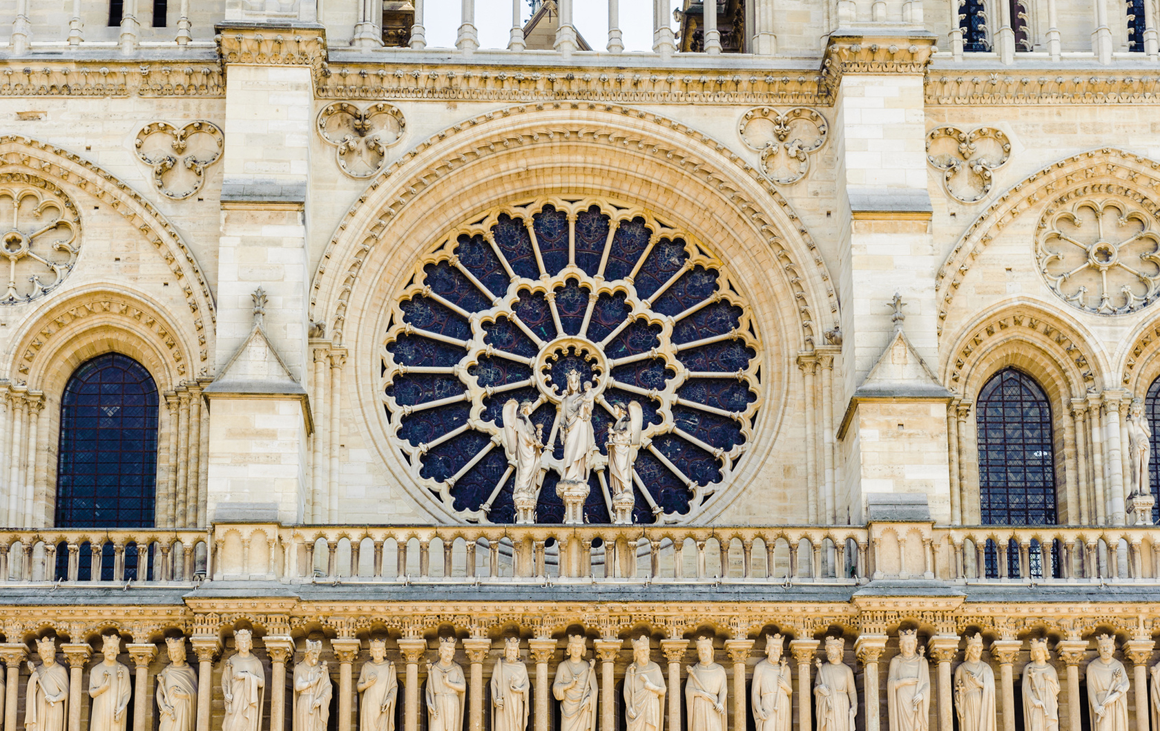 Eternal Notre-Dame: An Immersive Virtual Reality Experience in Paris