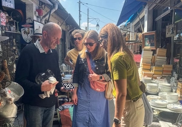 Private Tour of the Paris Antique Market (Marché aux Puces)