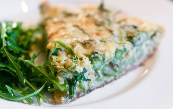 Easy One-Pan Dinner: Flan with Tuna & Roasted Vegetables