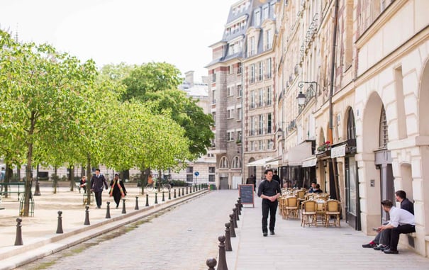 Welcome to La Place Dauphine – the Finest Address in Paris!