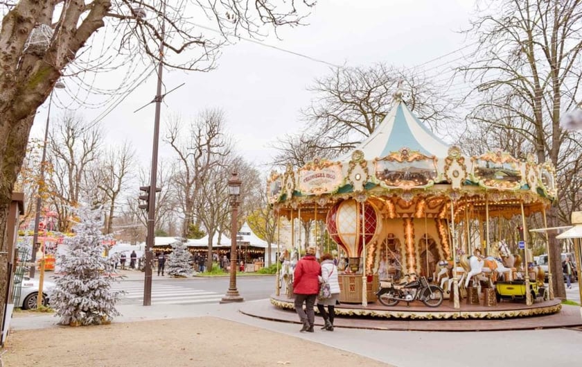 Heartwarming Holiday Traditions in Paris