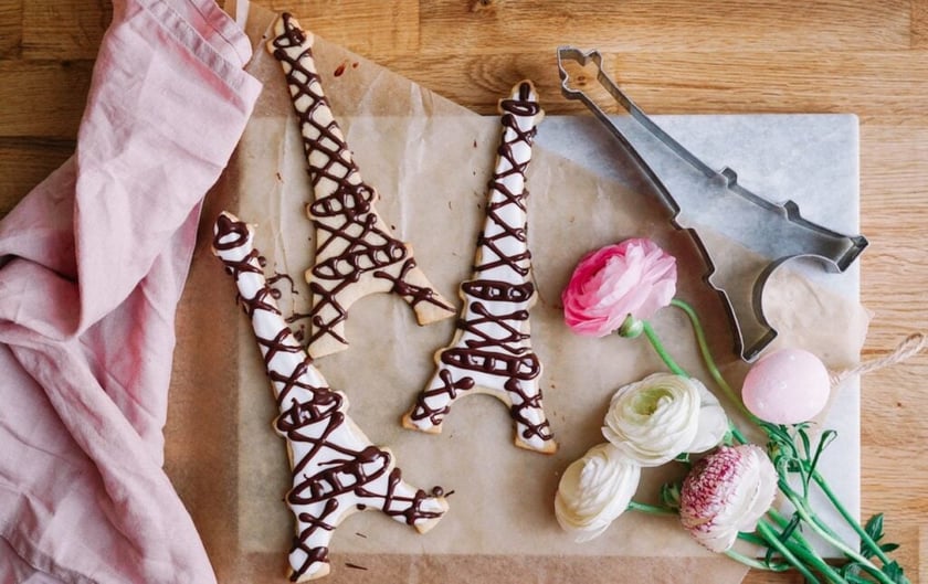 Eiffel Tower Sugar Cookies with Royal Icing & Dark Chocolate