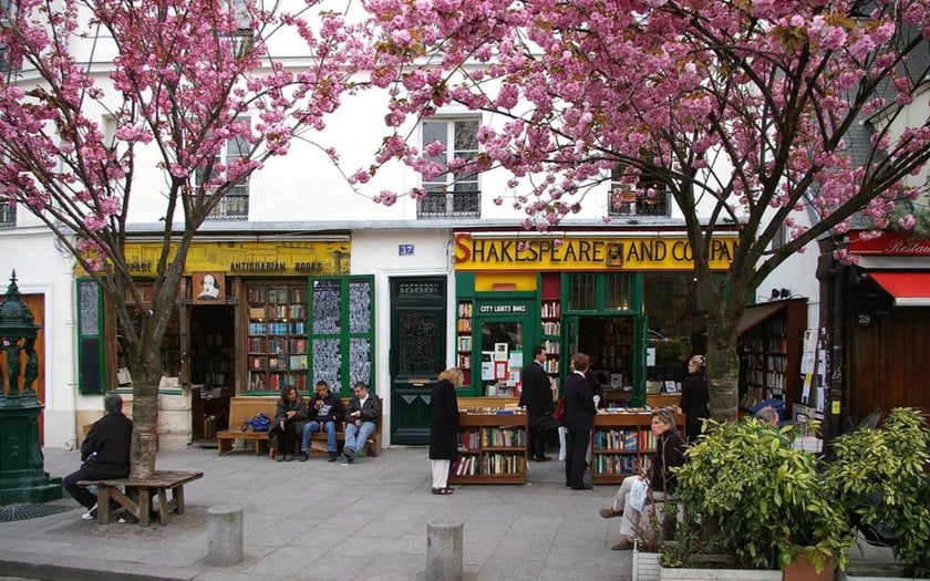 Best of Paris: Brunch Spots and Bookshops